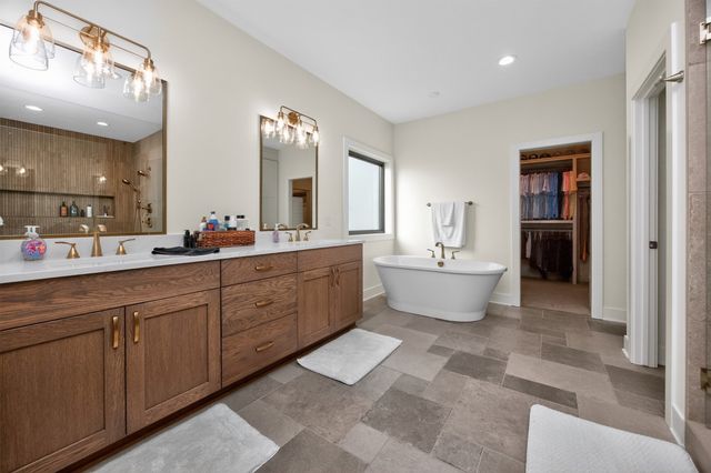 5321 173rd Street, Urbandale, IA 50323