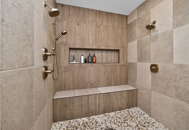 5321 173rd Street, Urbandale, IA 50323