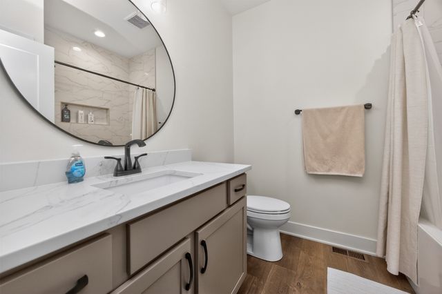 5321 173rd Street, Urbandale, IA 50323