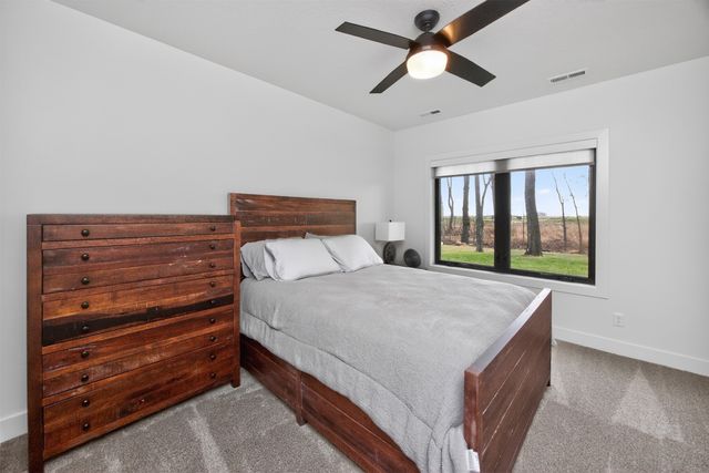 5321 173rd Street, Urbandale, IA 50323