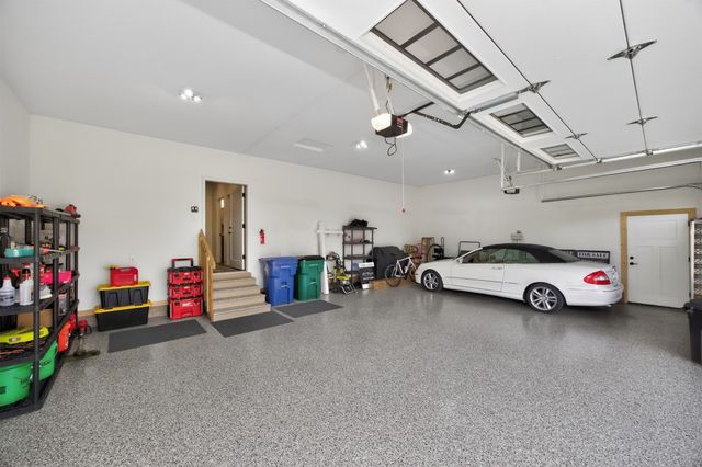 5321 173rd Street, Urbandale, IA 50323