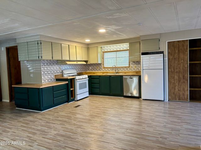 4400 W Missouri Avenue 99, Glendale, AZ 85301