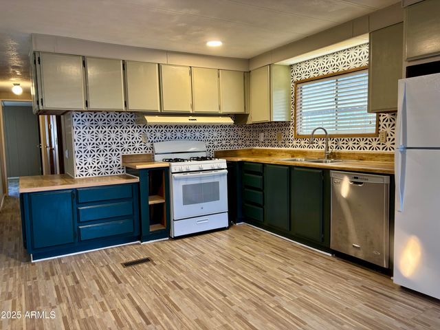 4400 W Missouri Avenue 99, Glendale, AZ 85301