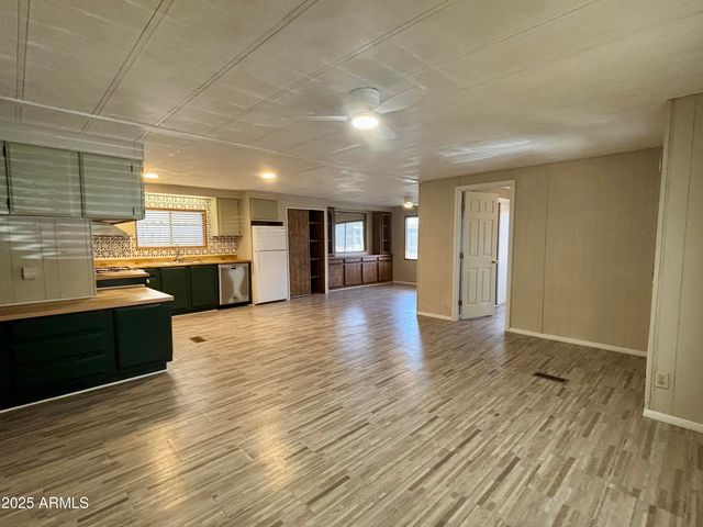 4400 W Missouri Avenue 99, Glendale, AZ 85301