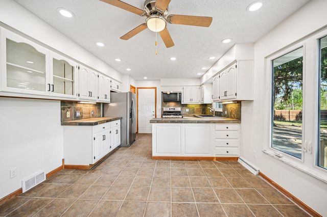 11608 Meadow Avenue, Pickerington, OH 43147