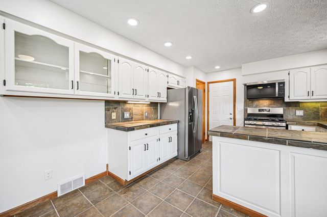 11608 Meadow Avenue, Pickerington, OH 43147