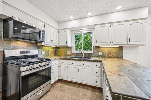 11608 Meadow Avenue, Pickerington, OH 43147