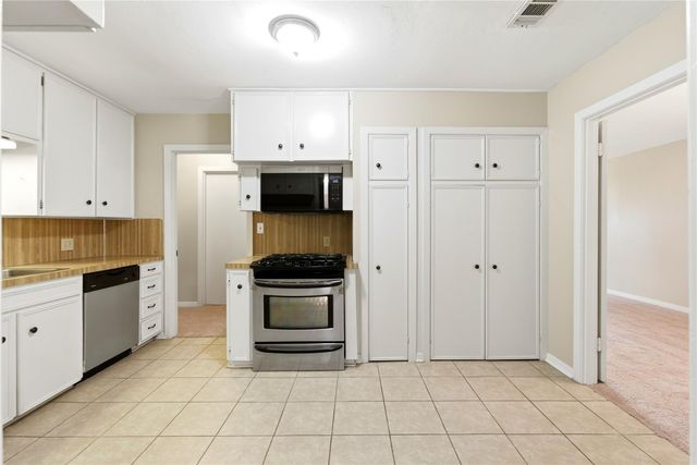 8406 Highcrest Drive, Houston, TX 77055