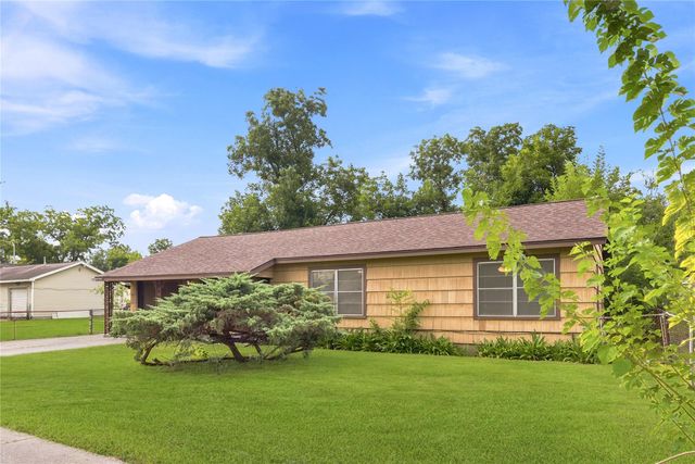 8406 Highcrest Drive, Houston, TX 77055