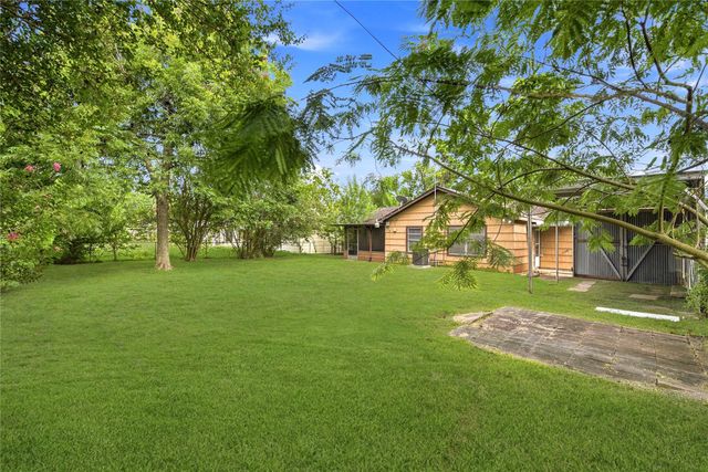 8406 Highcrest Drive, Houston, TX 77055
