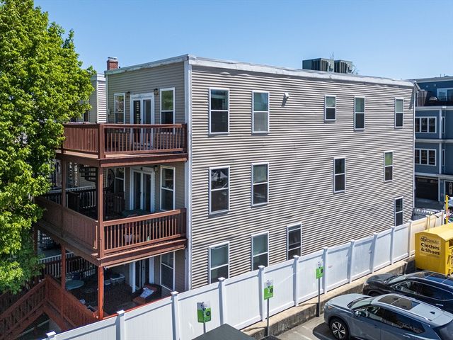 714 E 4th St 3, Boston, MA 02127