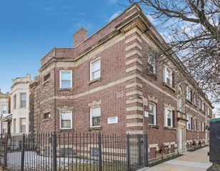 3723 W Cermak Road, Chicago, IL 60623