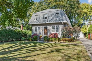 2208 Wilmette Avenue, Wilmette, IL 60091