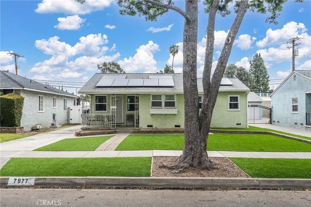7977 Vista Del Rosa, Downey, CA 90240