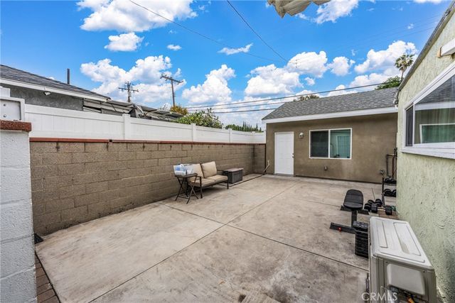7977 Vista Del Rosa, Downey, CA 90240