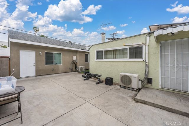 7977 Vista Del Rosa, Downey, CA 90240