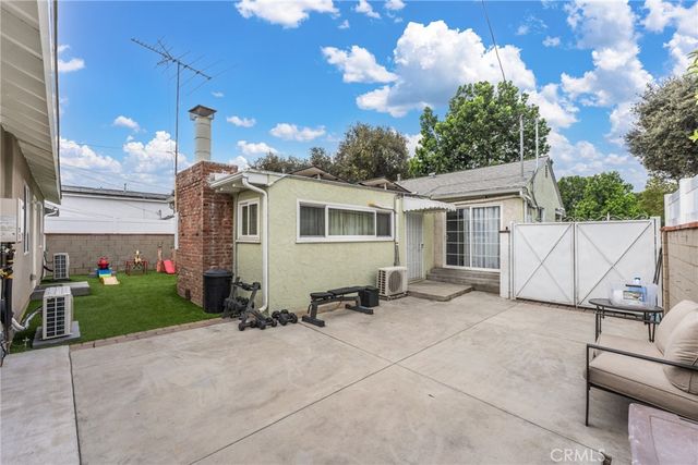 7977 Vista Del Rosa, Downey, CA 90240