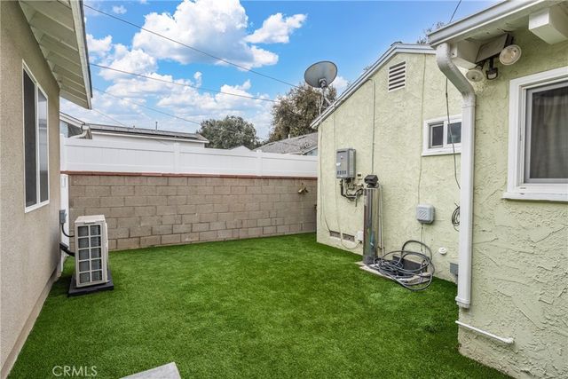 7977 Vista Del Rosa, Downey, CA 90240