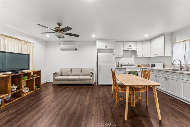 7977 Vista Del Rosa, Downey, CA 90240