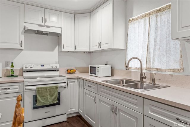 7977 Vista Del Rosa, Downey, CA 90240
