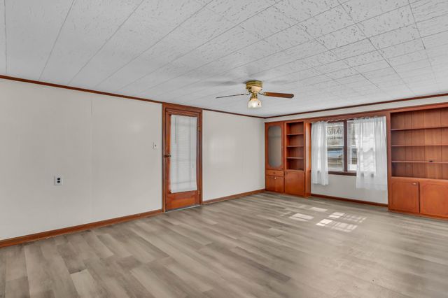 116 N Saltsman Dr, Hopkinsville, KY 42240