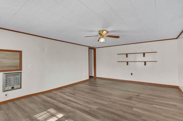 116 N Saltsman Dr, Hopkinsville, KY 42240