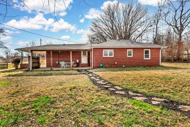 116 N Saltsman Dr, Hopkinsville, KY 42240