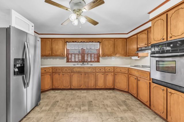 116 N Saltsman Dr, Hopkinsville, KY 42240