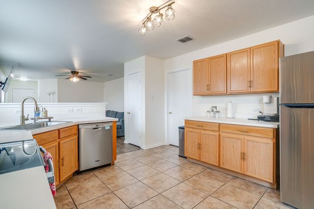 6612 Meadow Way Lane, Fort Worth, TX 76179