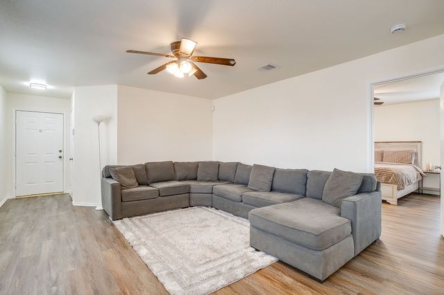 6612 Meadow Way Lane, Fort Worth, TX 76179