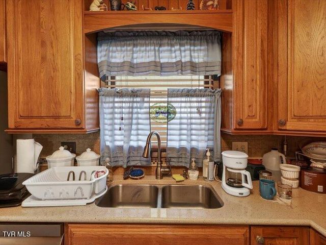 529 Old Gray Station Road, Gray, TN 37615