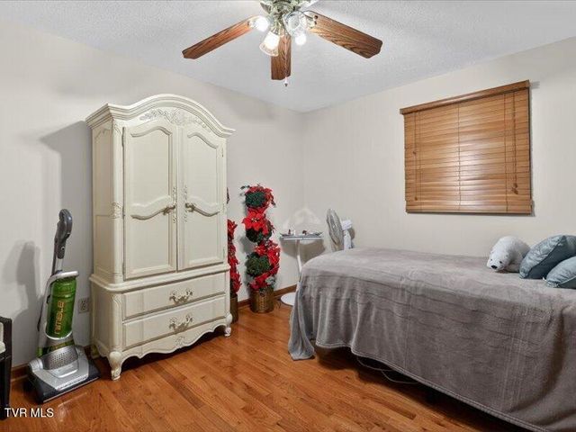 529 Old Gray Station Road, Gray, TN 37615