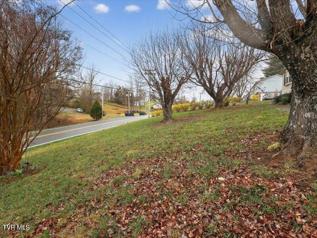 529 Old Gray Station Road, Gray, TN 37615