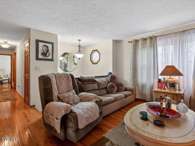 529 Old Gray Station Road, Gray, TN 37615