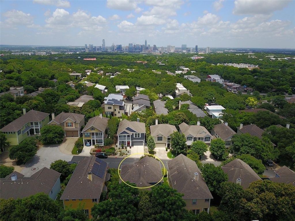 629 Twelve Oaks LN, Austin, TX 78704