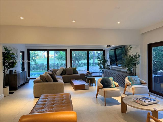 5911 Alton Rd, Miami Beach, FL 33140