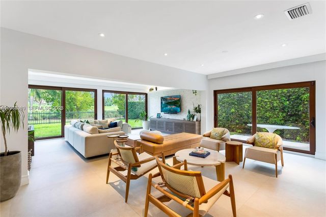 5911 Alton Rd, Miami Beach, FL 33140