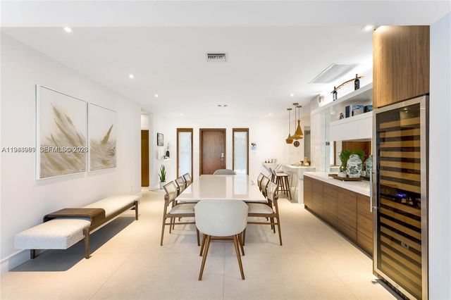 5911 Alton Rd, Miami Beach, FL 33140