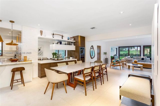 5911 Alton Rd, Miami Beach, FL 33140