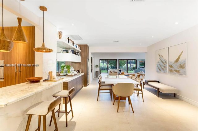 5911 Alton Rd, Miami Beach, FL 33140