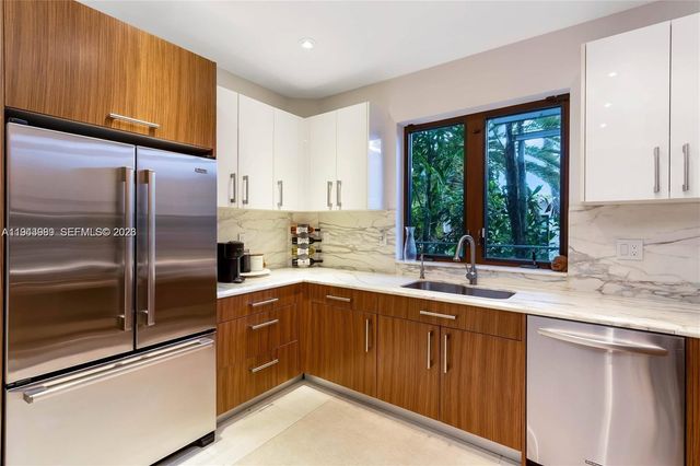 5911 Alton Rd, Miami Beach, FL 33140