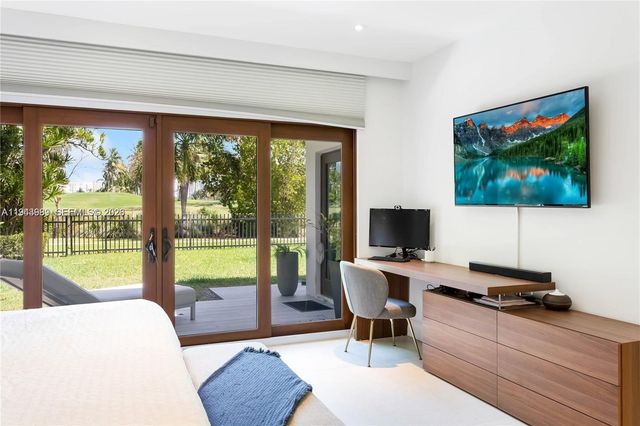 5911 Alton Rd, Miami Beach, FL 33140