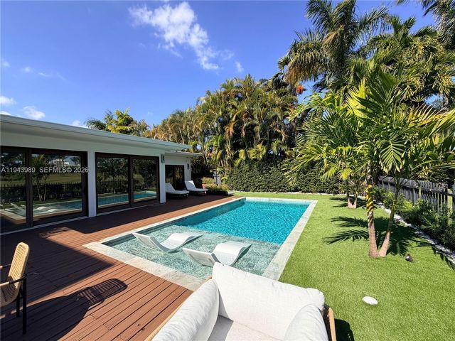 5911 Alton Rd, Miami Beach, FL 33140