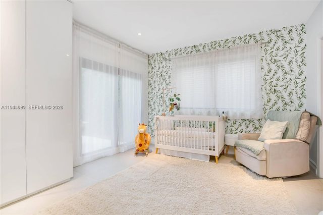 5911 Alton Rd, Miami Beach, FL 33140