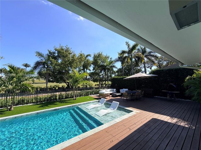 5911 Alton Rd, Miami Beach, FL 33140