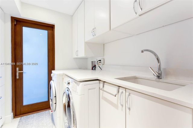 5911 Alton Rd, Miami Beach, FL 33140