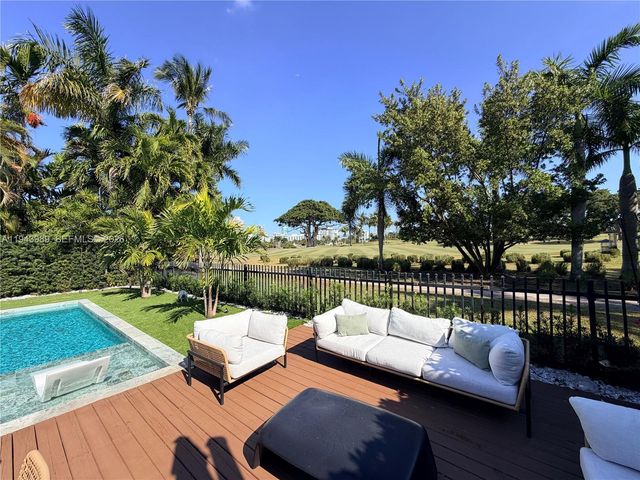 5911 Alton Rd, Miami Beach, FL 33140