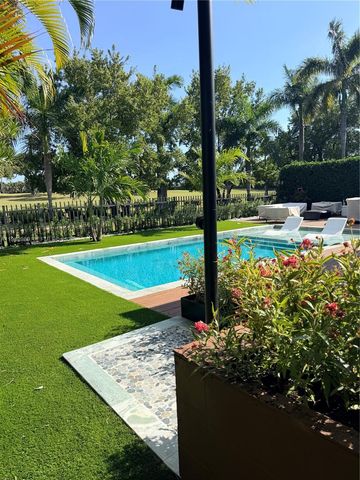 5911 Alton Rd, Miami Beach, FL 33140