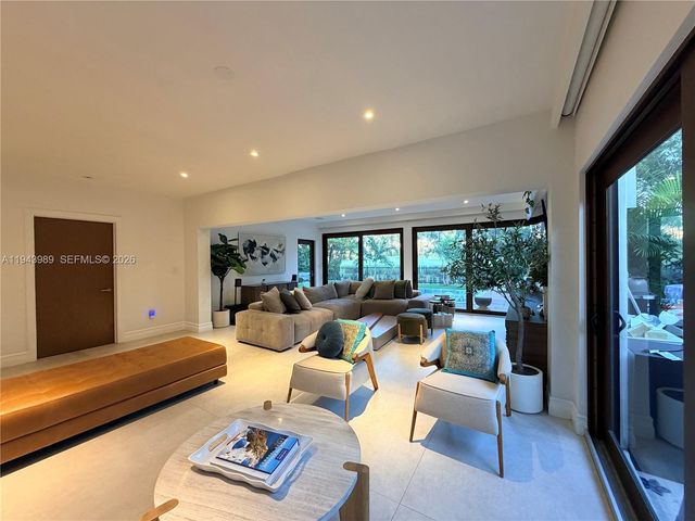 5911 Alton Rd, Miami Beach, FL 33140