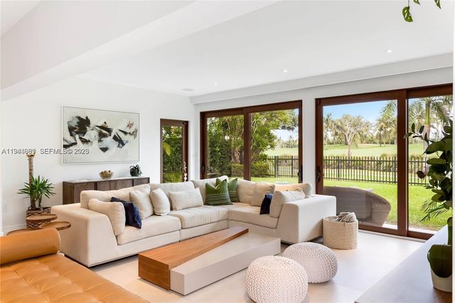 5911 Alton Rd, Miami Beach, FL 33140